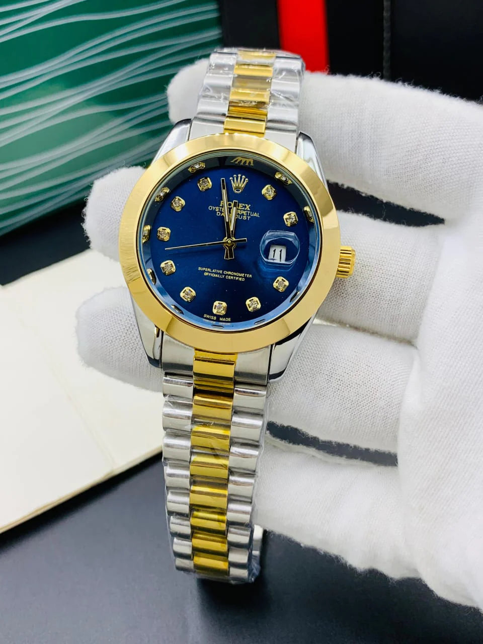 Beautiful watch enhances your personality, makes every moment good.