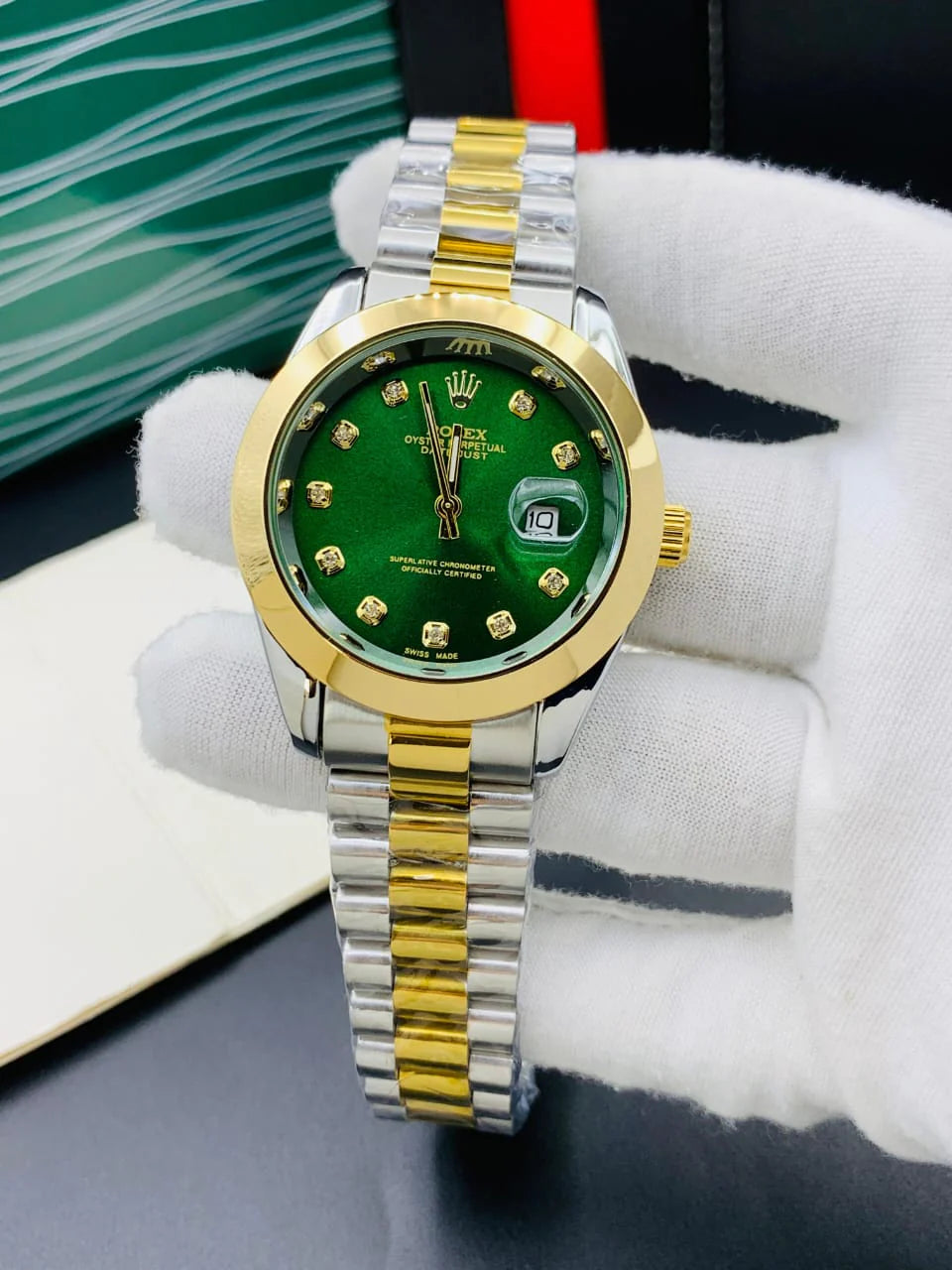 Beautiful watch enhances your personality, makes every moment good.